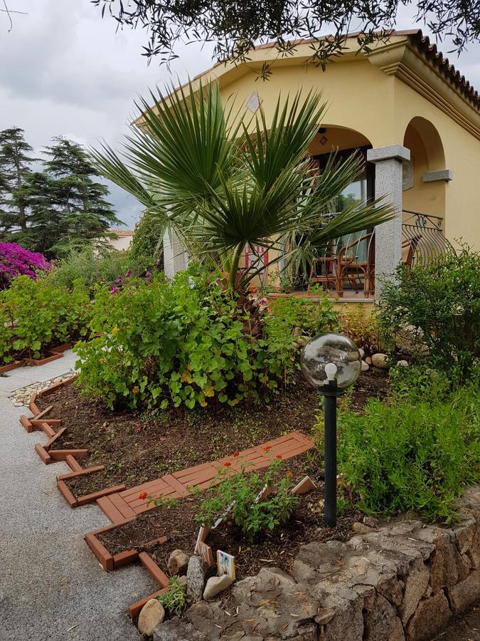 Villa Dettori San Teodoro  Eksteriør billede